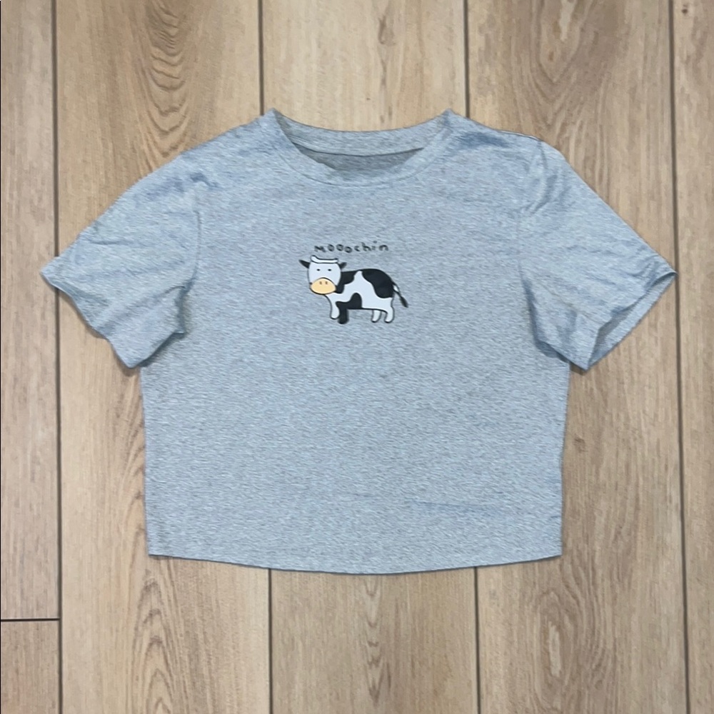 🛍️ 3 for $20 🛍️ - EUC - SHEIN Gray Cropped Tee with Graphic Design
